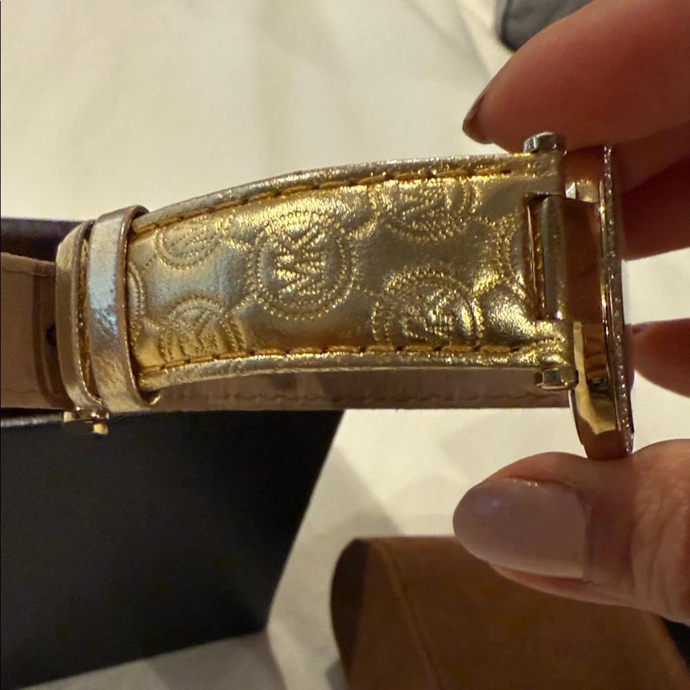Michael Kors Women’s MK2351 Gold Tone leather MK Strap Quartz Genuine Watch